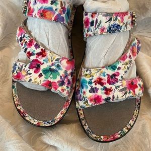 Alegria Lottie~LOT-139~Floral/Flowers Leather Sandal Size 40, US 9.5/ 10~NEW